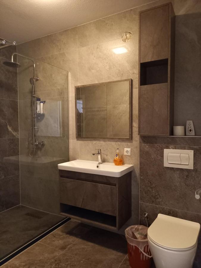 Hotel Centrum Kosovska Mitrovica Ngoại thất bức ảnh