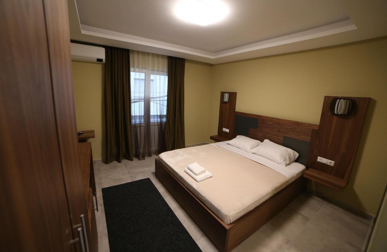 Hotel Centrum Kosovska Mitrovica Ngoại thất bức ảnh